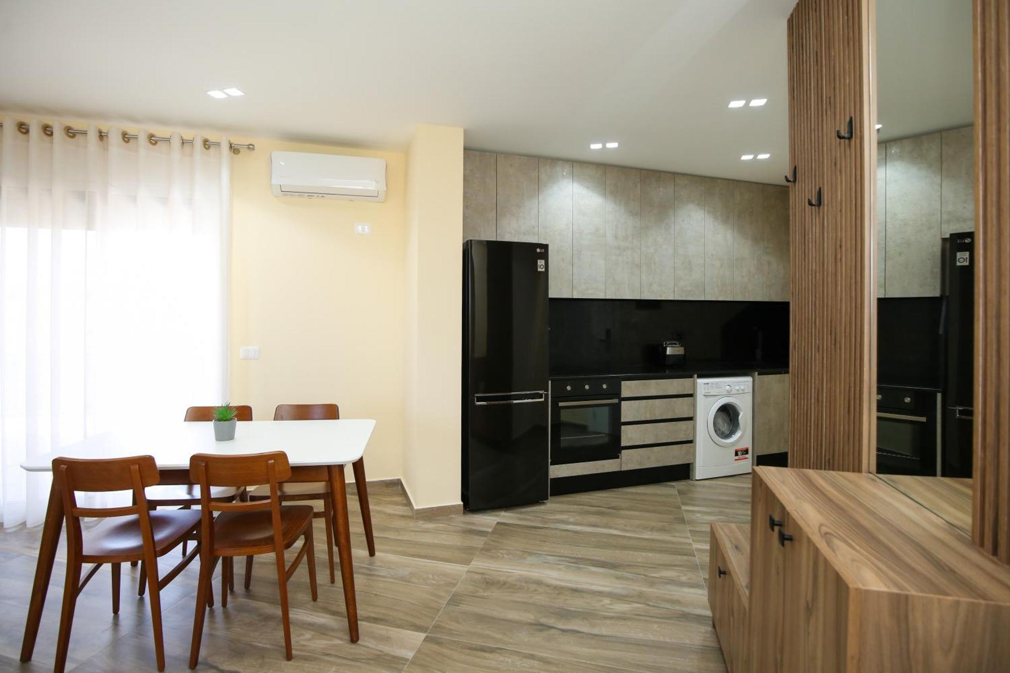 Queen Apartmets *
